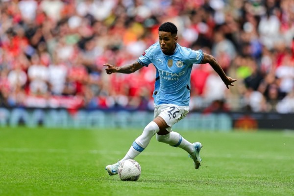 跟队记者：热刺引进萨维尼奥谈判处于初期阶段，仍需要10号位球员