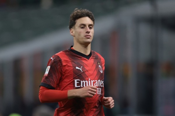 隆戈：克雷莫纳预计本周签下F-泰拉恰诺，交易方式租借+选择买断